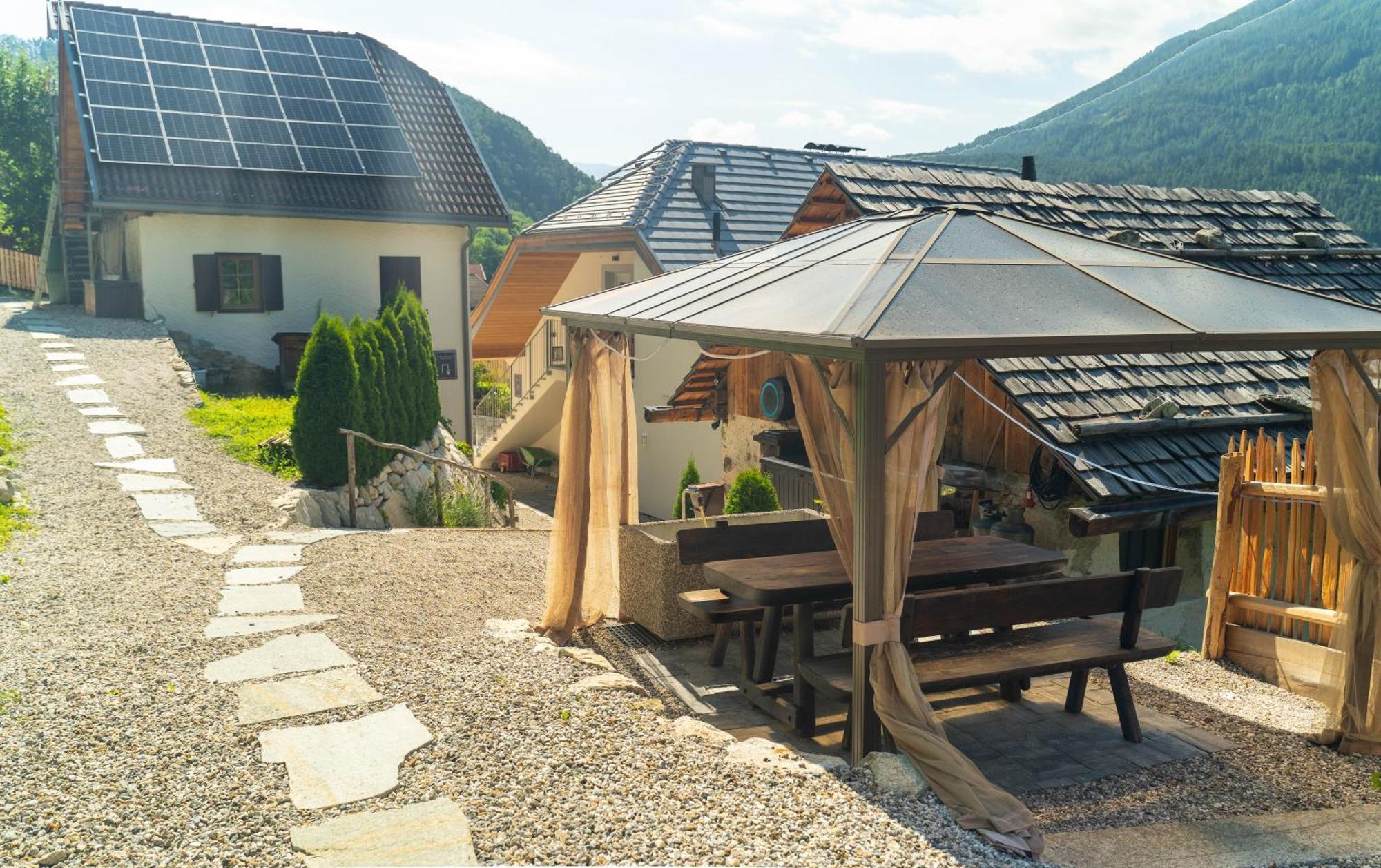 Apartments, Guest House & Historic Chalet Neuhaus San Sigismondo Exterior foto
