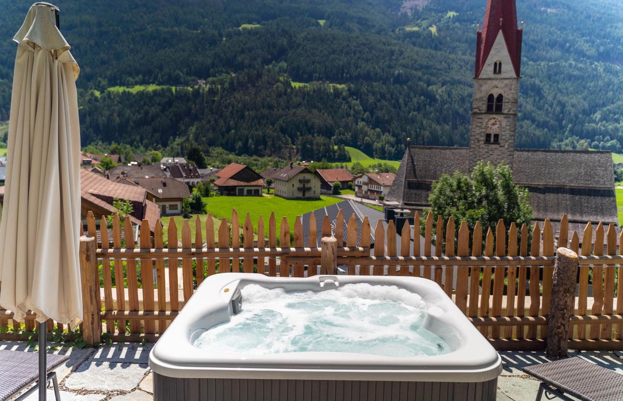 Apartments, Guest House & Historic Chalet Neuhaus San Sigismondo Exterior foto