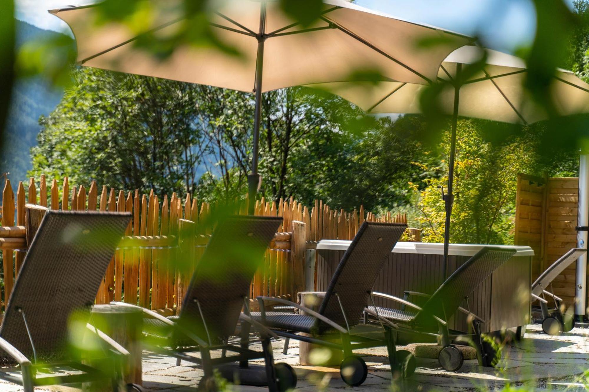 Apartments, Guest House & Historic Chalet Neuhaus San Sigismondo Exterior foto