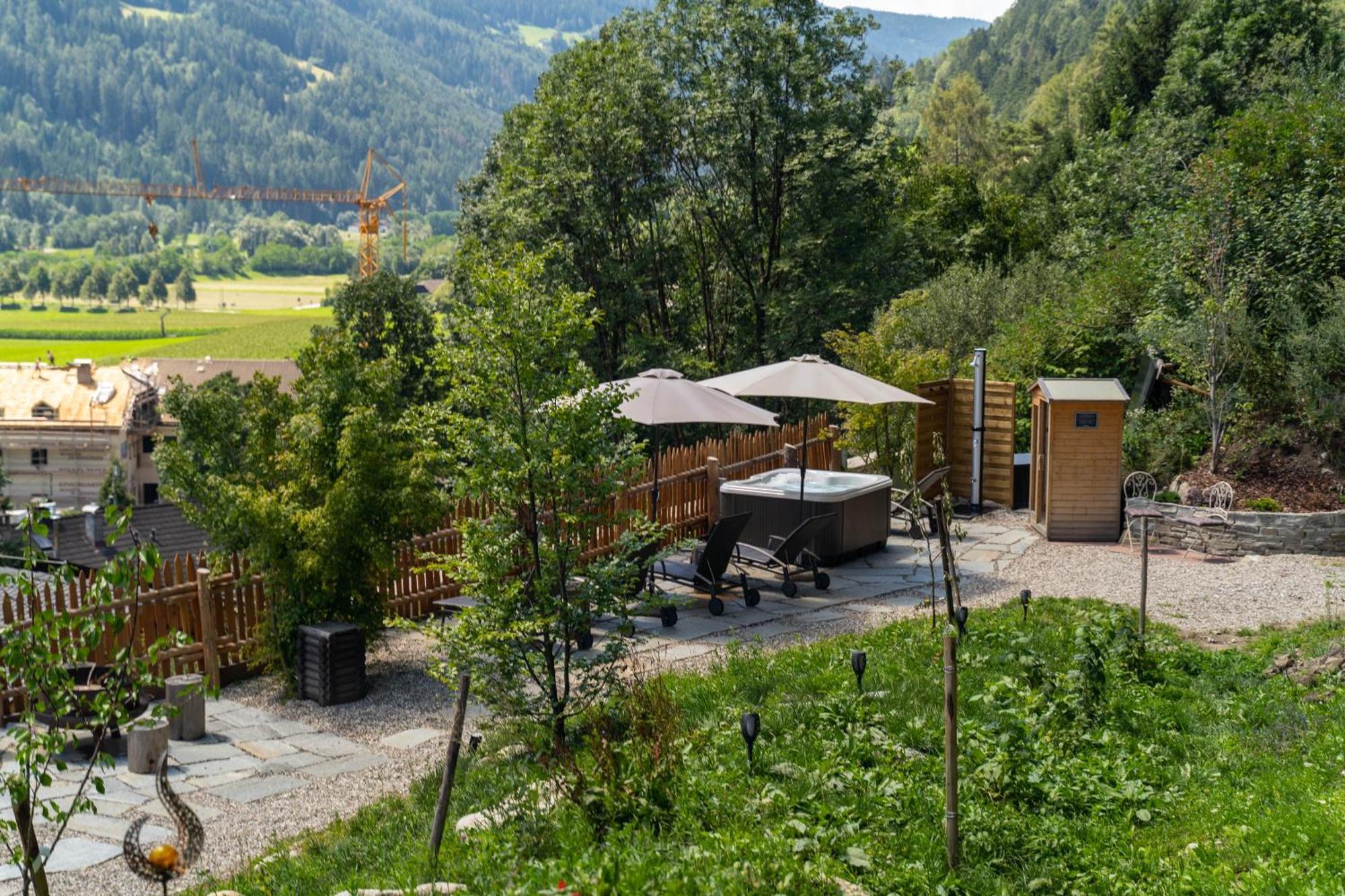 Apartments, Guest House & Historic Chalet Neuhaus San Sigismondo Exterior foto